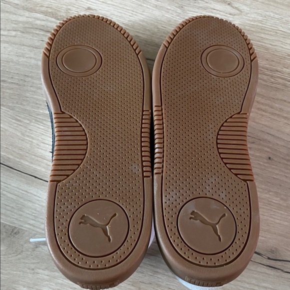 Puma White Suede Trim Sneakers Gum Sole Women Size 9 EU 40 - Picture 7 of 8